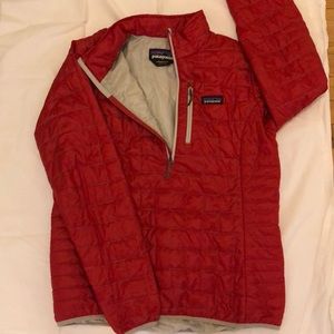 Patagonia women’s nano puff pullover - Large